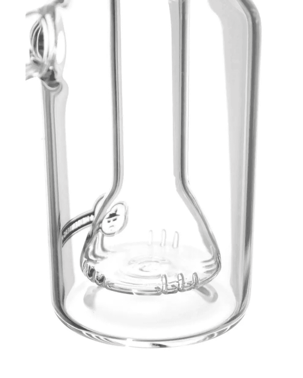 Nahaufnahme des konischen Showerhead Perkolators im Heisenberg HNBG Riddle Vorkühler, der für optimale Rauchkühlung sorgt.