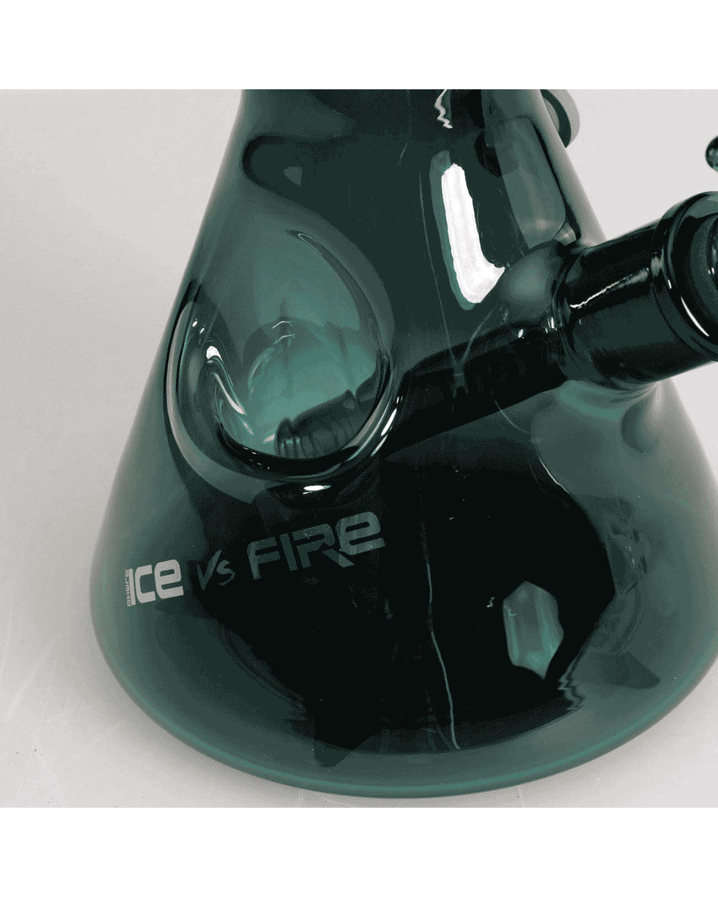 Stöpselverschluss der BLAZE Icebong Ice vs. Fire für einfache Reinigung