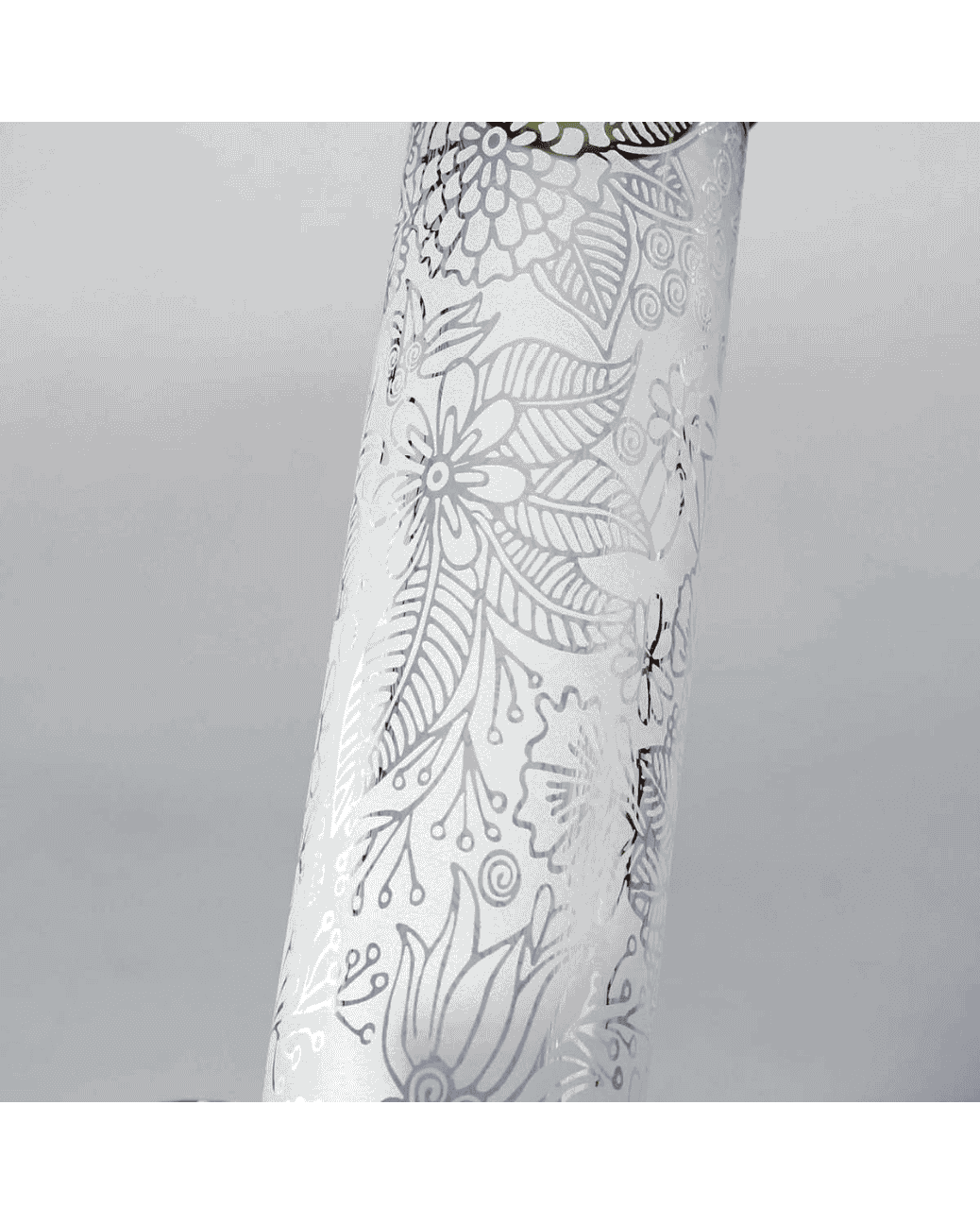Nahaufnahme des Schlitz Diffusor Chillums der Black Leaf Beakerbong Ice