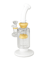 Seitenansicht des Black Leaf Bubblers aus Borosilikatglas mit 10-Arm-Baumperkolator, schwarz-blauem Design und silbernem Logo