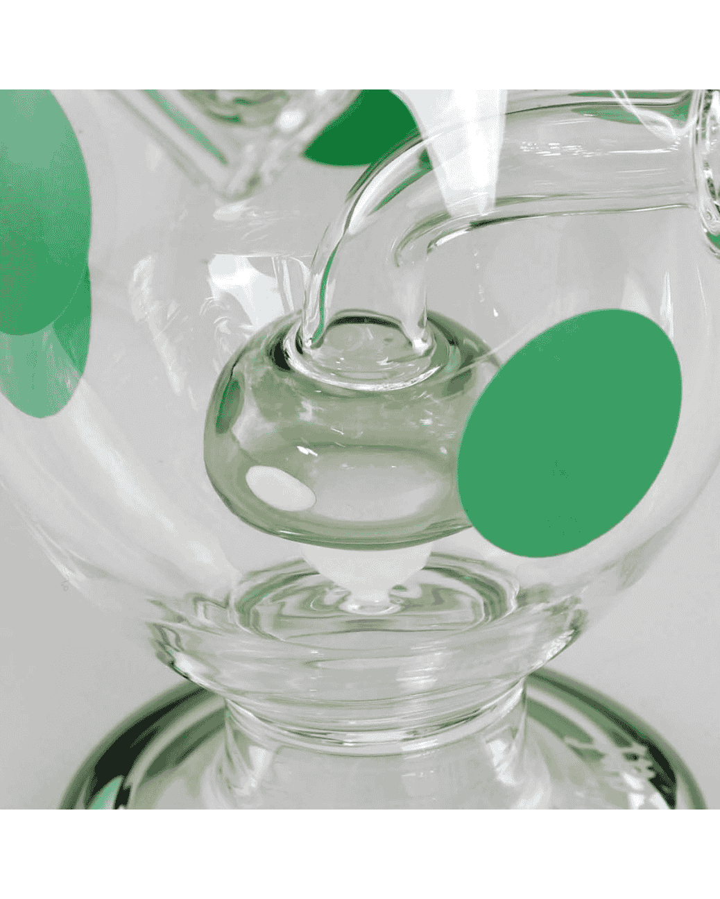 Vorderansicht der Black Leaf Glasbong SPOTTED EGG mit einer Höhe von 185mm