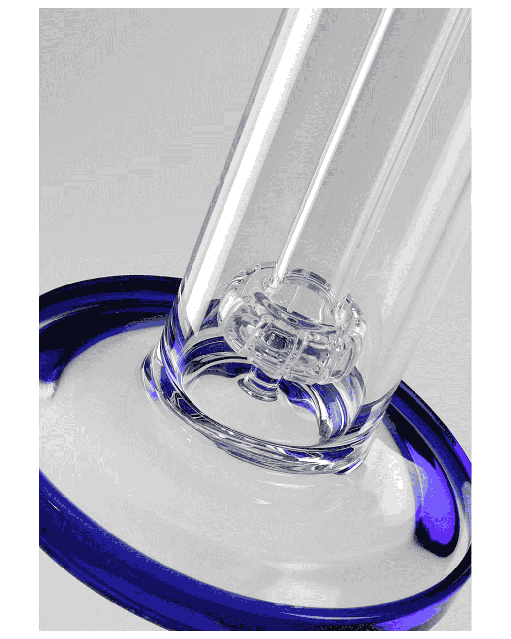 Glasbong mit Trommel- und Baumperkolator von Black Leaf