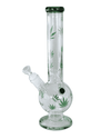 Vorderansicht der Black Leaf Icebong GREEN LEAVES aus Borosilikatglas mit einem grünen Blattmotiv.