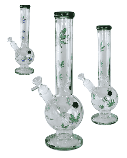 Detaillierte Ansicht des Schlitzdiffusorchillums der Black Leaf Icebong GREEN LEAVES mit einer Länge von 130mm.