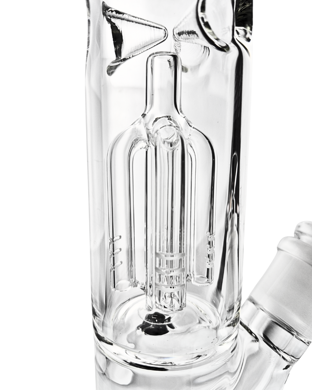 Nahaufnahme des Mundstücks der Black Leaf Icebong, klar, mit ergonomischem Design für komfortables Rauchen