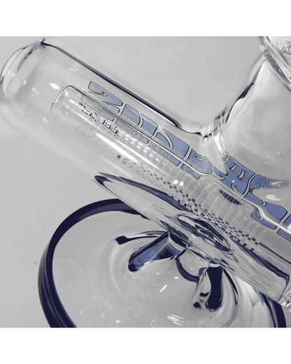 Nahaufnahme des 10-Arm Baumperkolators der Black Leaf Nautilus 22 Bong