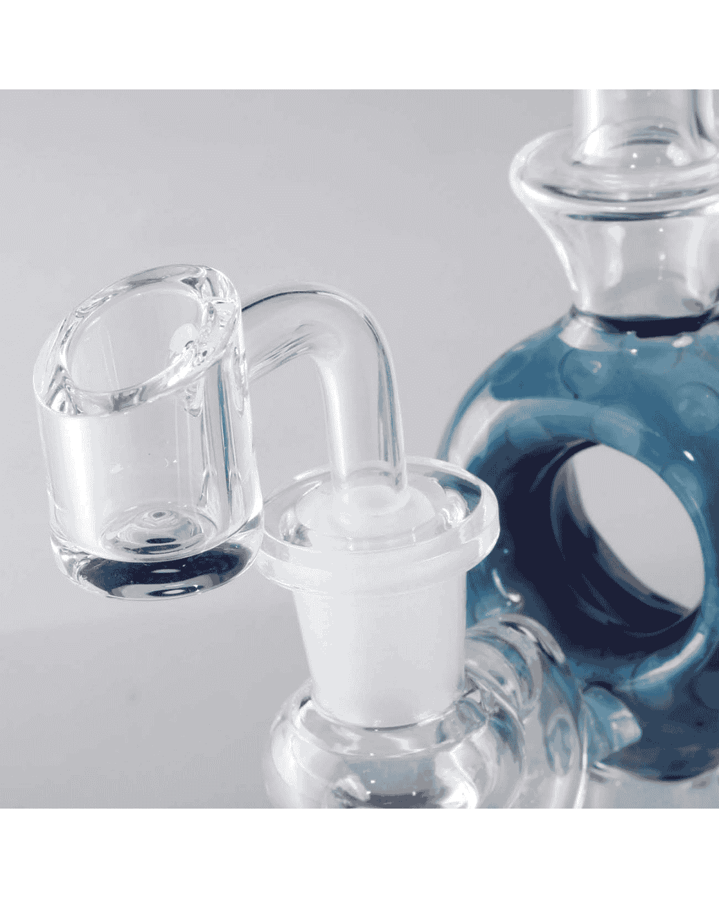 Detailansicht des Kugelperkolators der Black Leaf Recyclebong für Öl, der für eine optimale Filtration sorgt