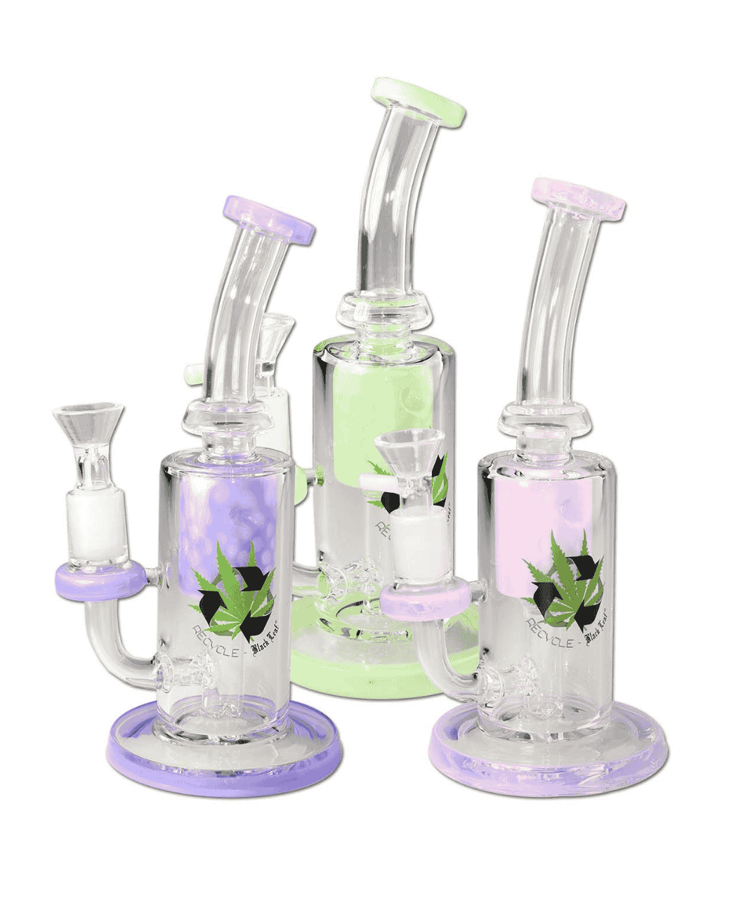 Nahaufnahme des lila Borosilikatglases des Black Leaf Recycle/Incycle Bubblers
