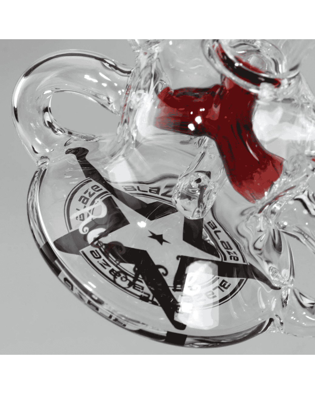 Nahaufnahme des Mundstücks des BLAZE Dab Rig Recyclers mit NS 14 Anschluss