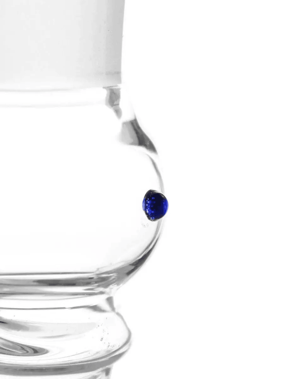 Detailaufnahme des Heisenberg Aktivkohlefilters, zeigt die hochwertige Verarbeitung und den blauen Rollstopper