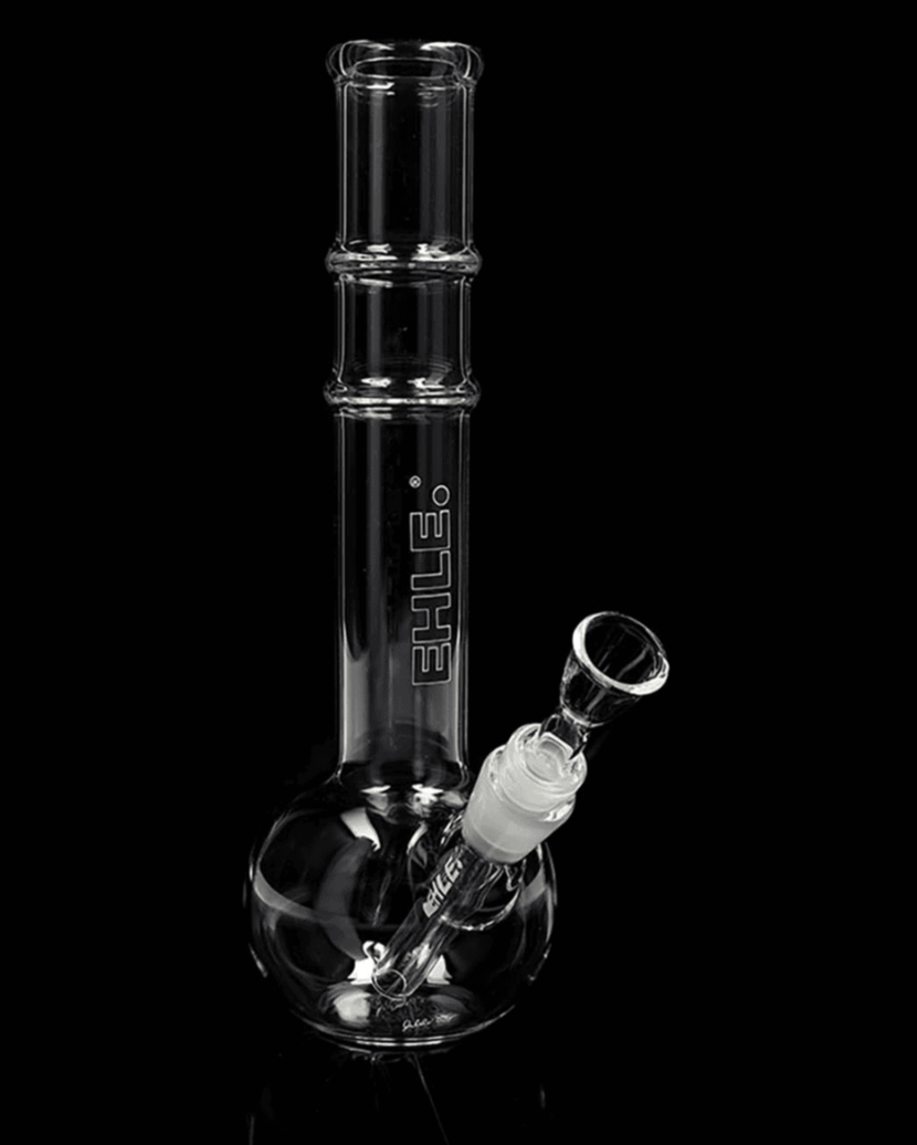 Seitenansicht der EHLE. Kugelbong mit Rillen aus klarem Borosilikatglas, Höhe 290mm