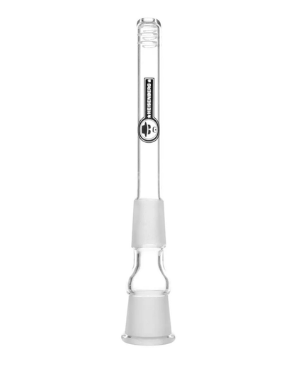 Nahaufnahme des Schlitzdiffusors vom Heisenberg Chillum, 11 cm Länge, verdeutlicht die feine Verarbeitung der Schlitzlöcher.