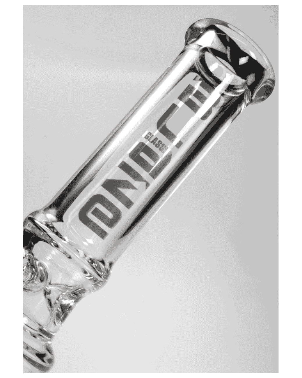 Eiswürfelkammer und 7mm dickes Borosilikatglas der Towerbong