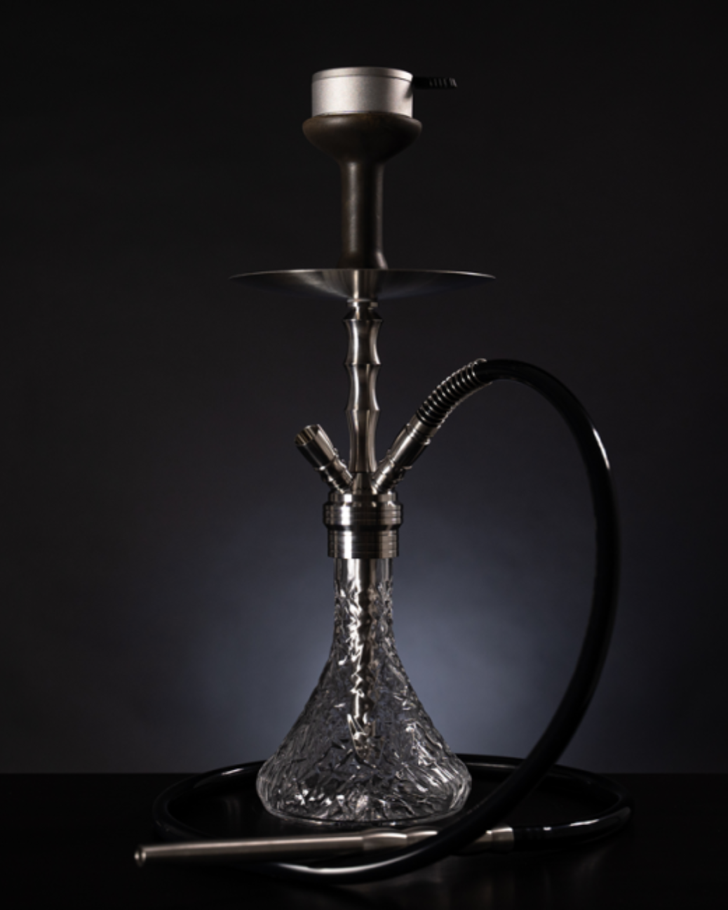 Detailansicht der Rauchsäule der Lava IRONFOX Shisha mit 4 Anschlüssen und Schliffadaptern