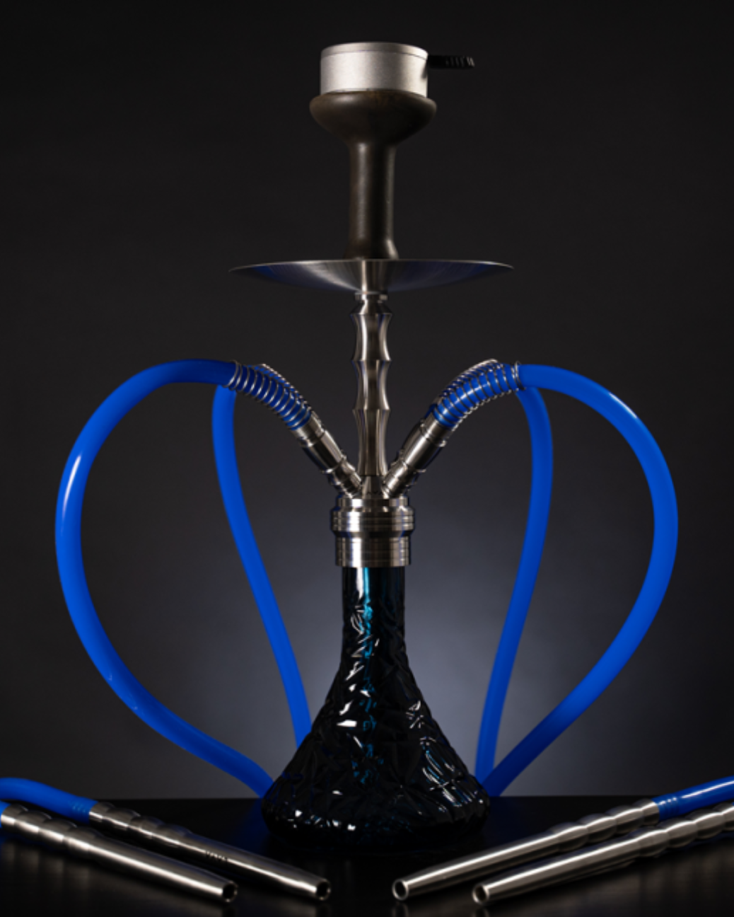 Komplettansicht der Lava IRONFOX 4-Schlauch in Blau mit Edelstahlteilen und vier Schläuchen.