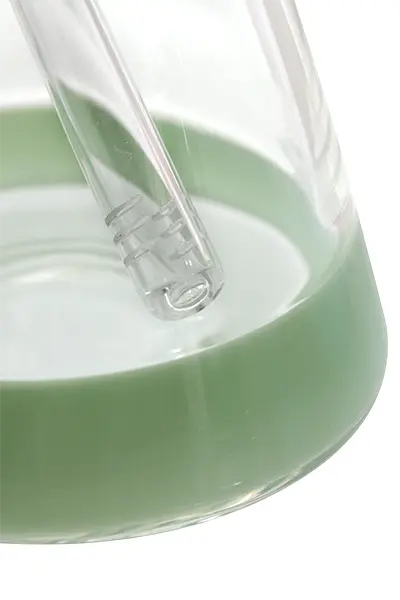 Schöne Mighty Beaker Green Glasbong mit Eiskerben, Kickloch und passendem Head/Kopf von Heisenberg zum Rauchen von Kräutern.
