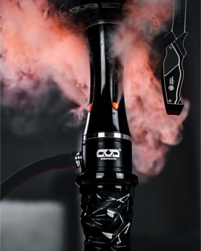 Perspektive auf die überarbeitete Basis der OVO V2 DOPE 360 Shisha, die den Luftstrom optimiert