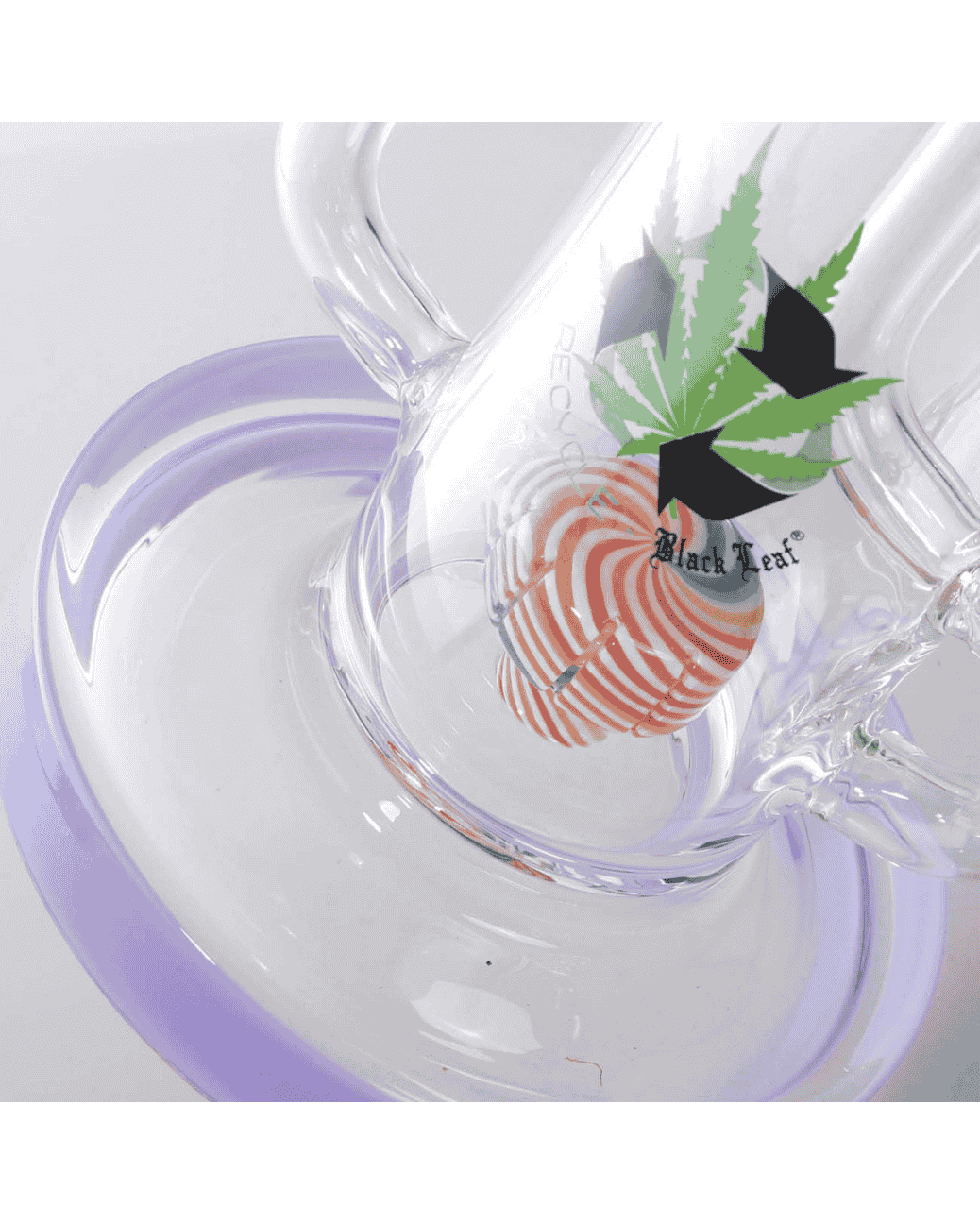 Nahaufnahme des Recycle Black Leaf Logos auf der Recyclebong für Öl.