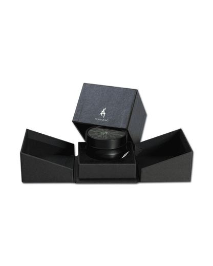 Grüner Thorinder Mini Grinder aus Aluminium mit Sichtfenster