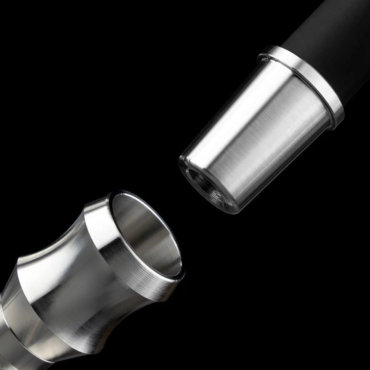 Elegante Aladin Shisha MVP 670 – Wave mit Schlauch, passendem Mundstück und Kopf in Clear. Zum Rauchen von Shishatabak.