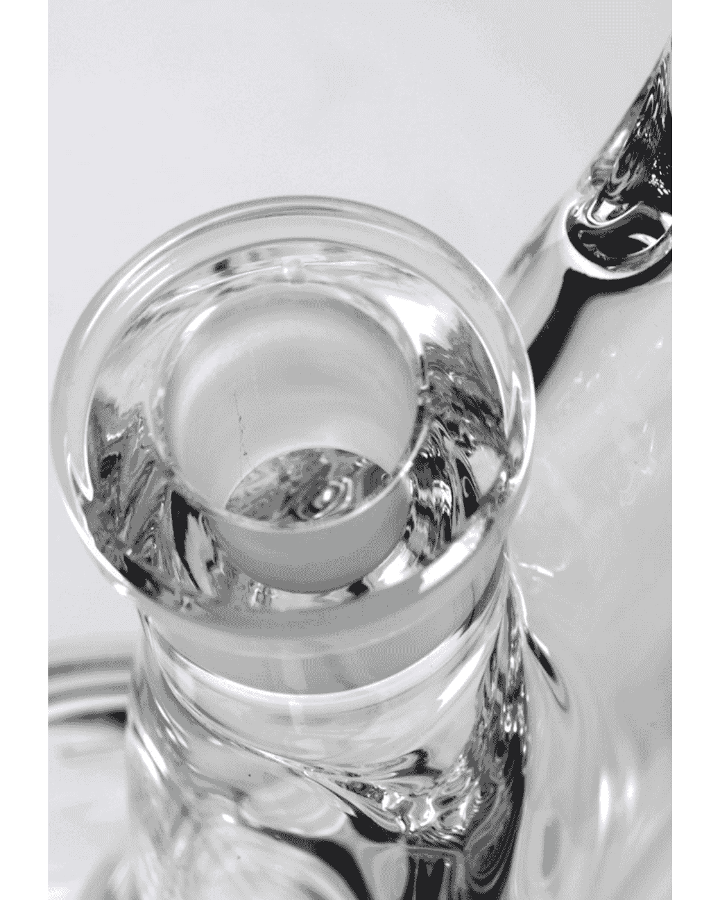Ice-Notches der BL Zylinderbong von Black Leaf