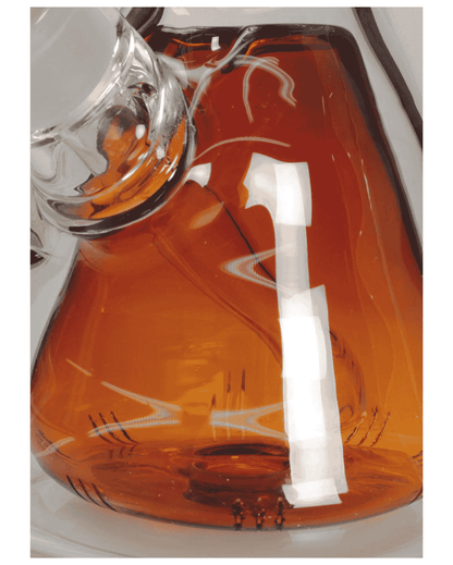 Amberfarbene Erlenmeyer Bong mit Diffusorkammer & Ice-Dornen von Black Leaf
