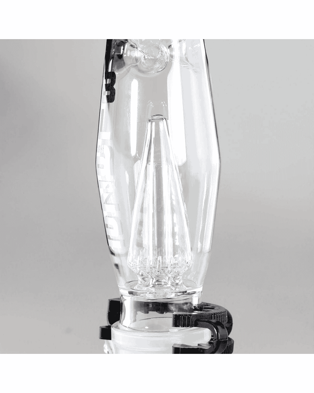 Jet Bong aus Borosilikatglas mit Normschliff 18,8 mm/45 mm