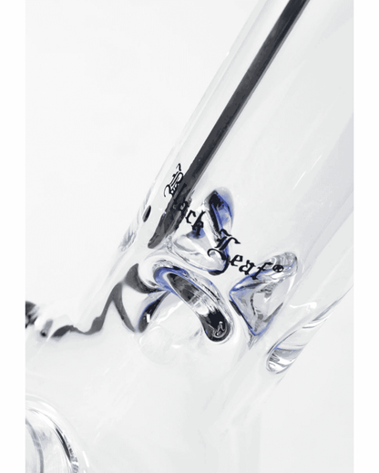 Klare und blaue Icebong mit Eisfach und Diffusor von Black Leaf